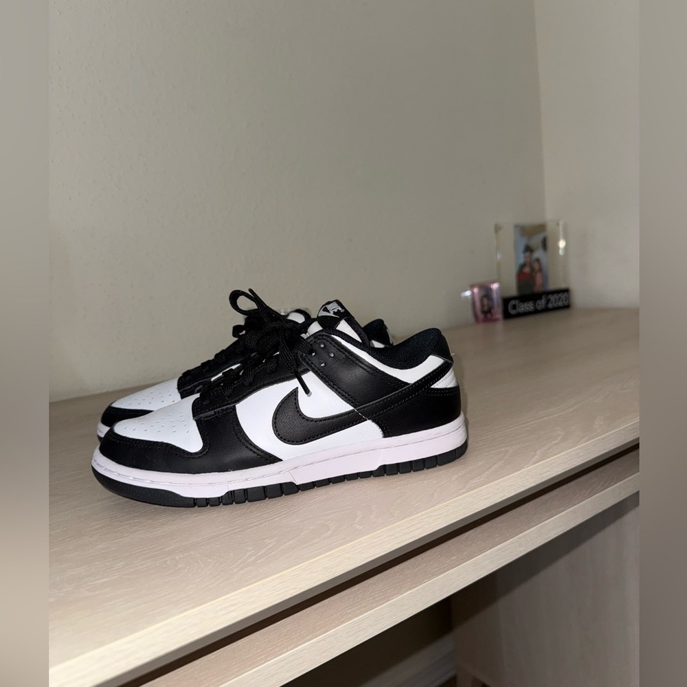 NIKE DUNKS SIZE 5.5😍 VERY TRENDY